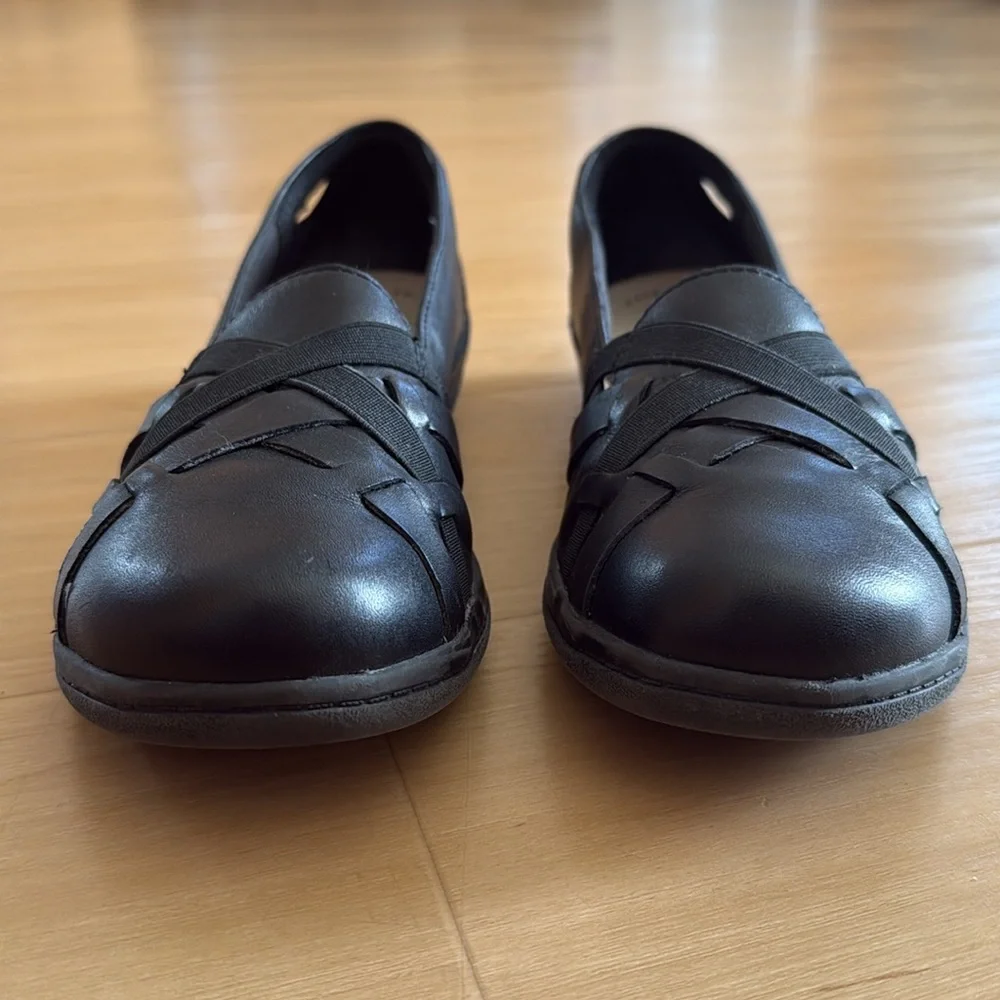 CLARKS WOMENS SIZE 7 BLACK CHEYN CREEK SLIP ON LOAFER